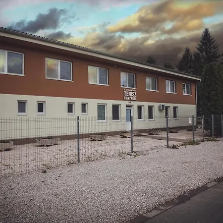 Tenisz Panzio - Couette-café