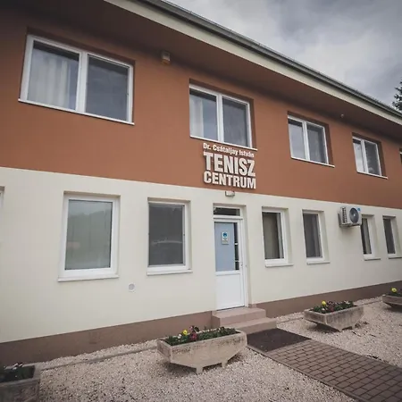 Tenisz Panzió - 3* Baja