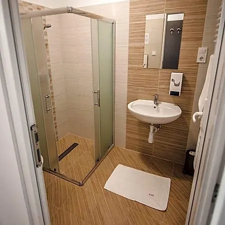 Tenisz Panzió - 3* Baja