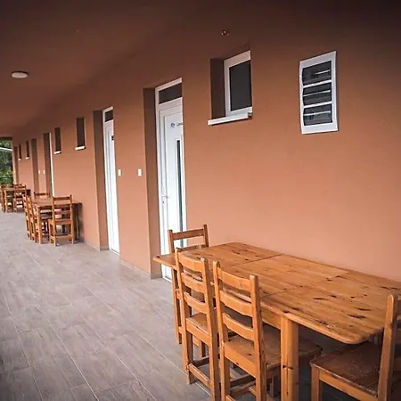 Bed and breakfast Tenisz Panzió - 3*